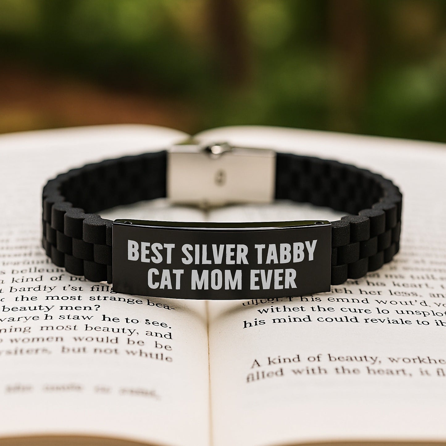 Funny Silver Tabby Cat Mom Ever Glide lock Clasp Graduation Gifts for Her, Best Gifts from Mom, Unique Silver Tabby Cat Gifts for Men, Women, Friends, Coworkers, Family - The Buy Boom